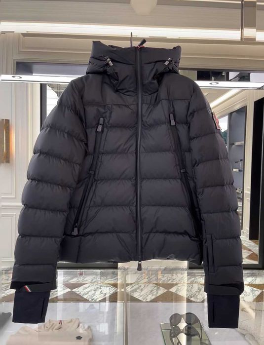 Geaca Moncler - calitate premium