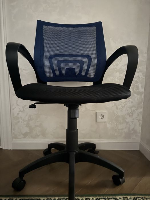 Продам Офисное кресло