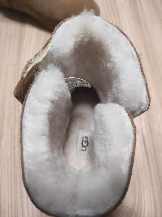 Ghetuțe UGG, măsura 30