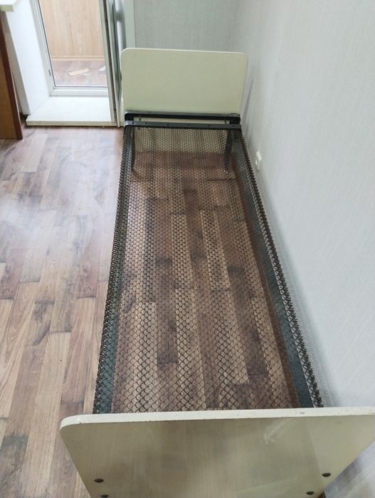 Продам односпальную кровать.