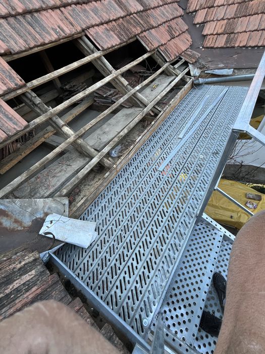 Scări metalice zincate