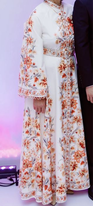 Продаю корейское платье