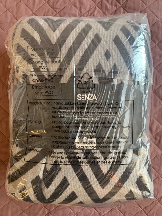 Пухкаво и топло одеяло Senza, 150х200 см, черно и сиво