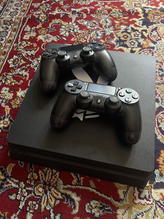 Playstation 4 slim 1 TB