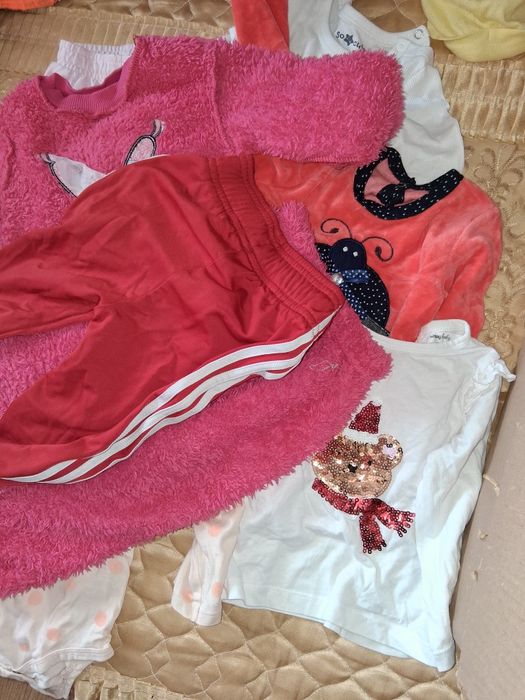 Cutie cu haine bebe fetita marimea 74 80