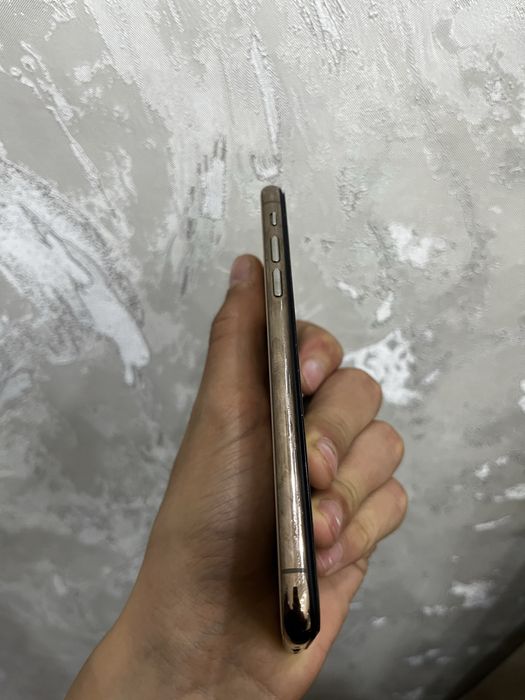 Iphone xs srochna sotiladi