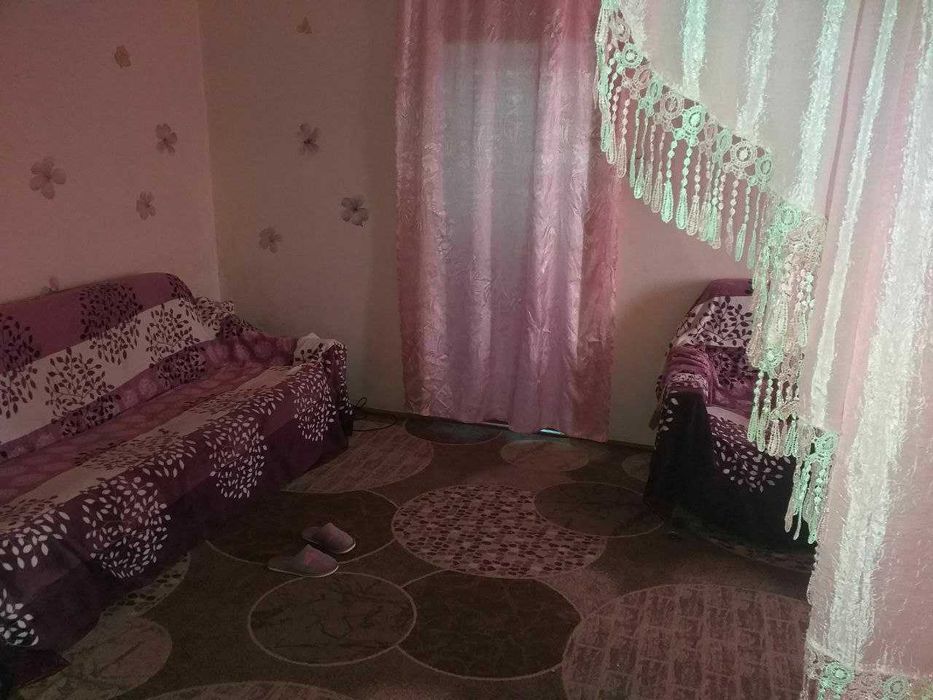 Сдаю двухкомнатную квартиру старой планировки в 6 микрорайоне Макро