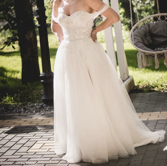 Inchiriez rochie de mireasa