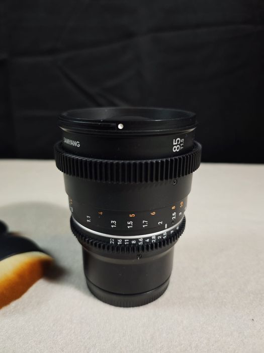 Samyang 85mm T1.5 sony e