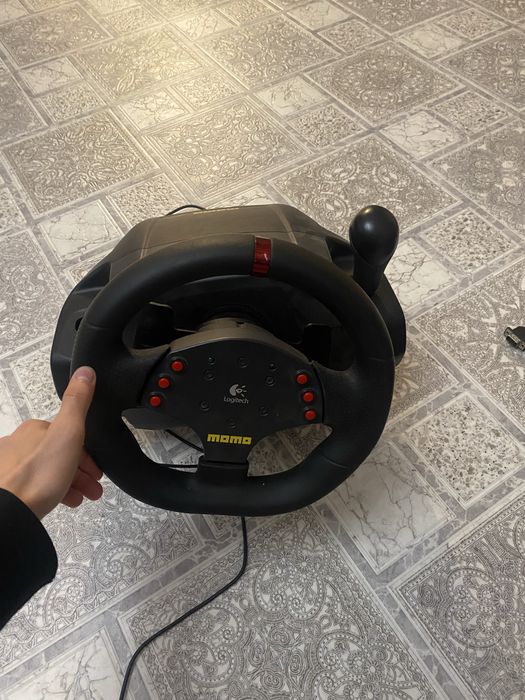 Игровой руль momo racing logitech