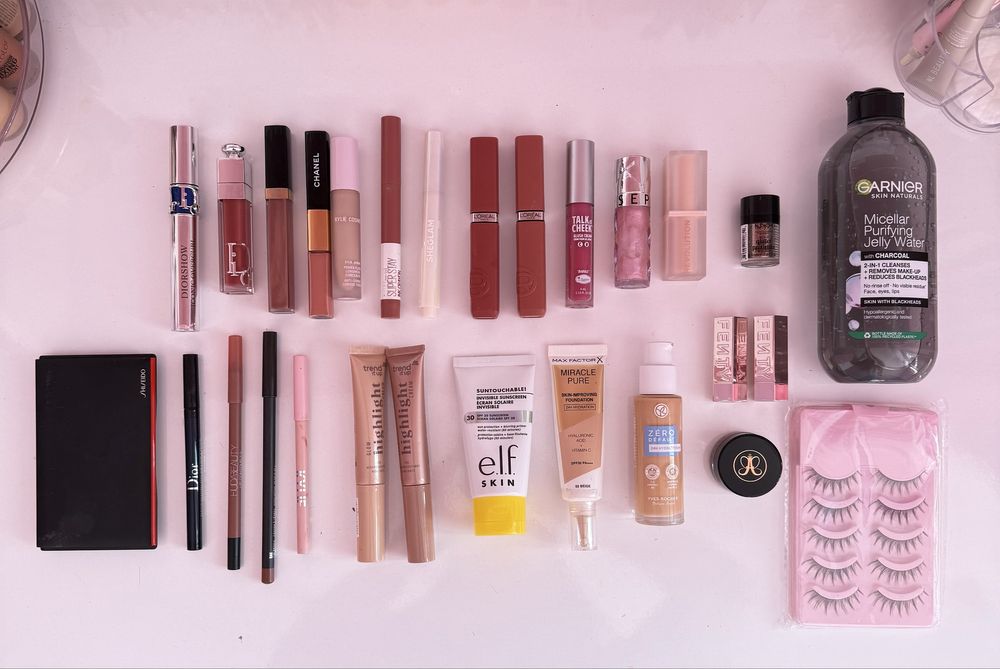 Декоративна козметика Huda beauty, Dior, Chanel, Essence, Catrice