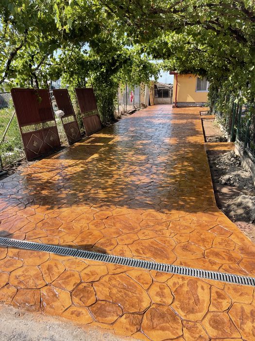 Beton Amprentat – Estetic și Durabil pentru Spațiul Tău Exterior!