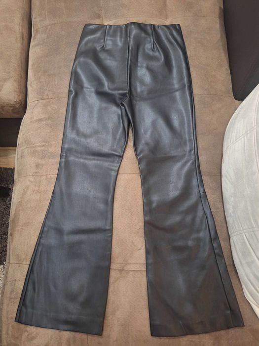 "Черен кожен панталон-носен 1-2 пъти, отлично състояние"