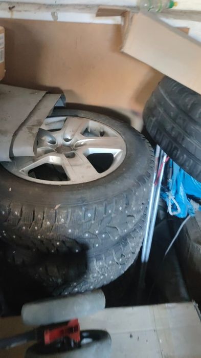 Шины с дисками комплект 4шт