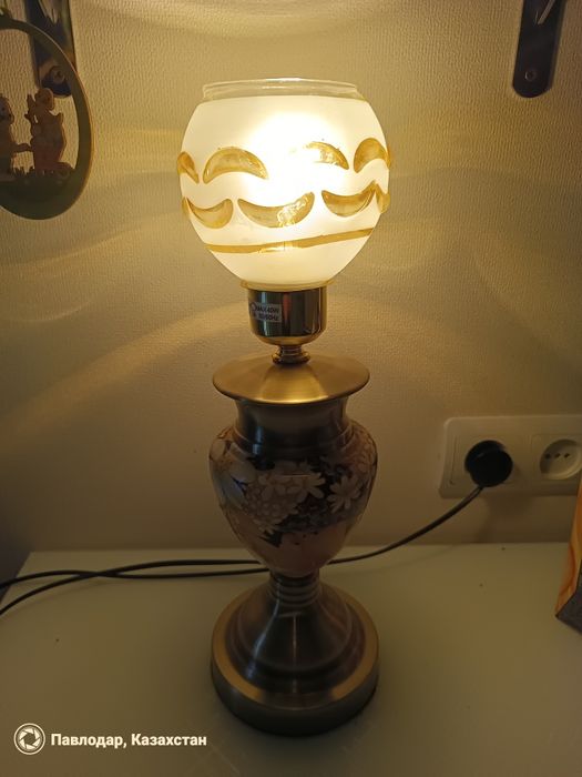 Настольный   светильник лампа