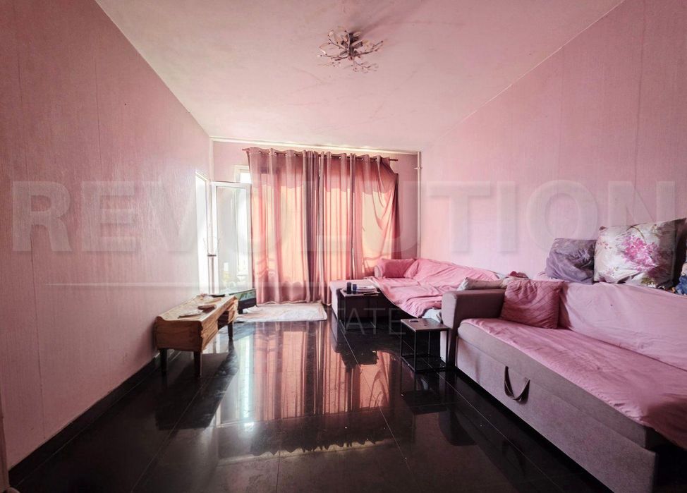 Продава се Тристаен апартамент в София, Люлин 10 - 79 кв.м за 2089 €/кв.м - Снимка #2