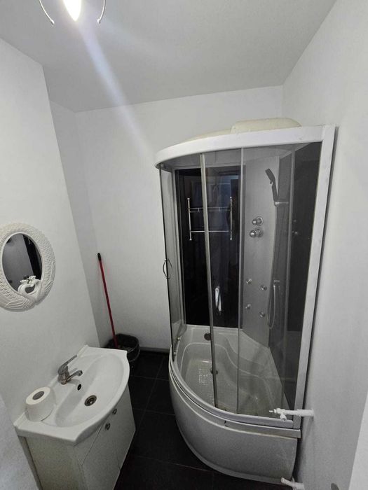 Apartament 3 camere DE INCHIRIAT