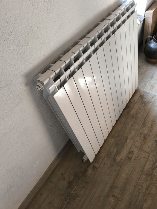 Алуминиев радиатор и лира за баня
