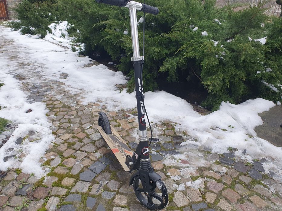 Trotineta baieti cu 2 roti