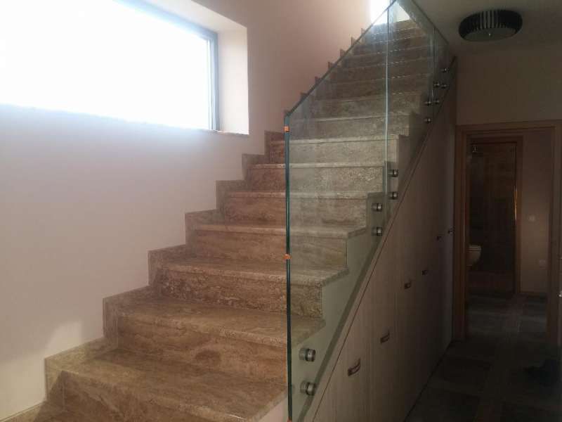 Парапети от стъкло