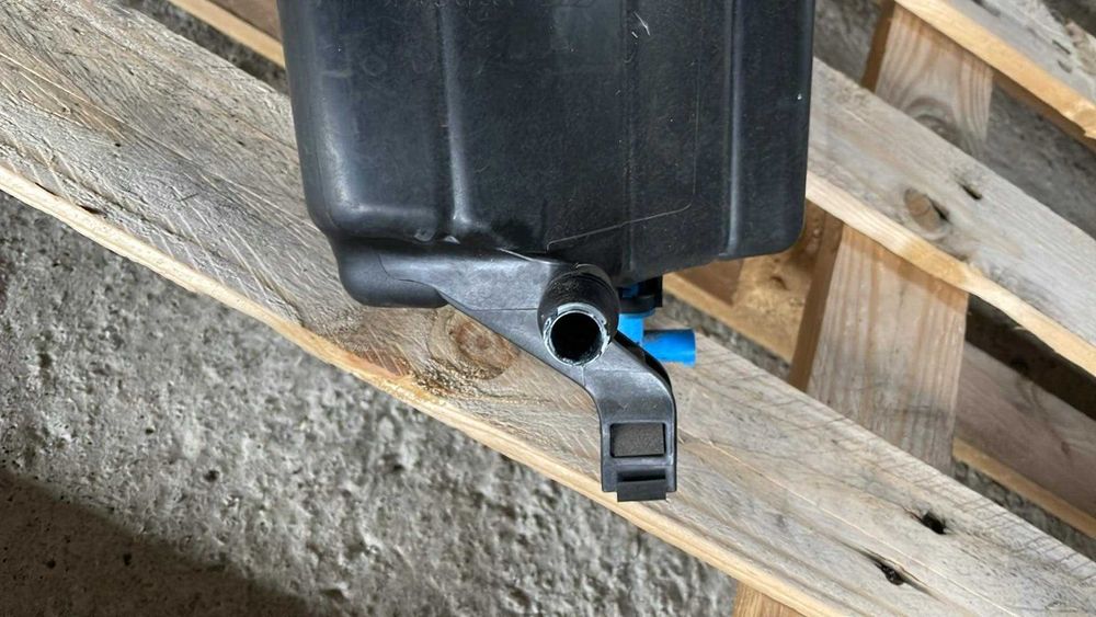 Казанче за антифриз BMW F10/F11