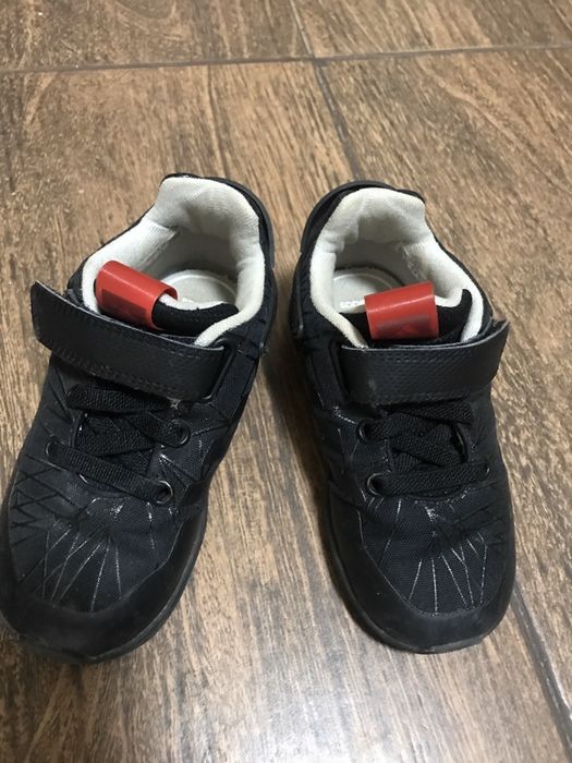 Кроссовки детские