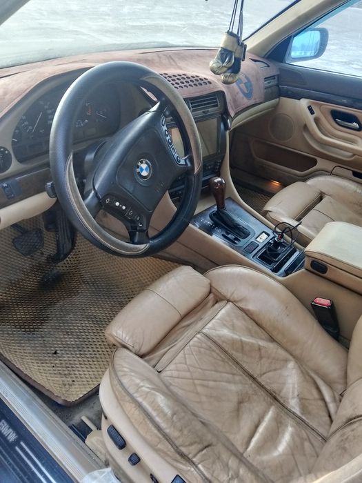 Продам БМВ 7 серии