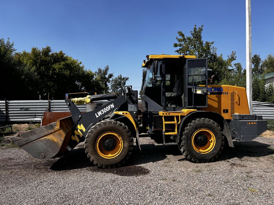 Погрузчик XCMG LW300 FN