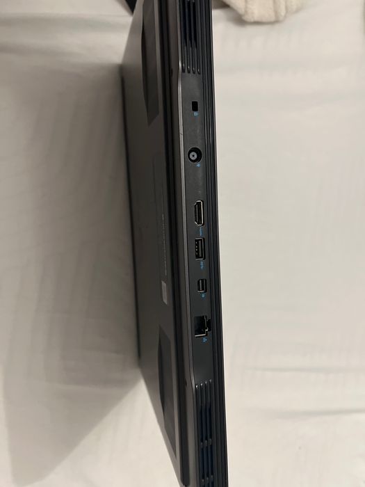Laptop Dell G7 7790