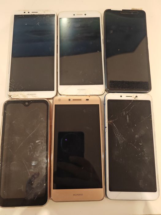 Телефони за части