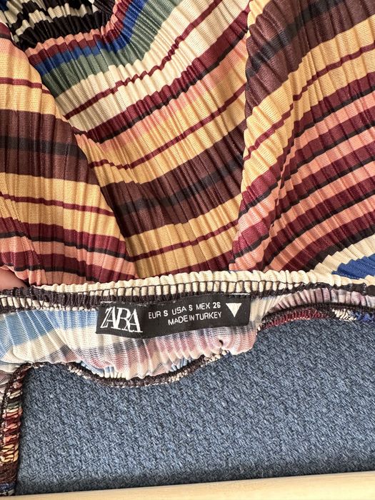 Цветна рокля на Zara размер S