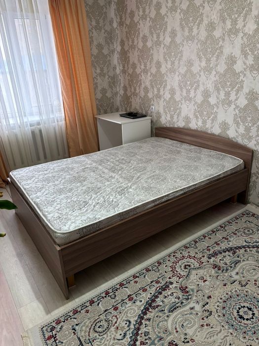 Продам кровать 1,40 х 2м