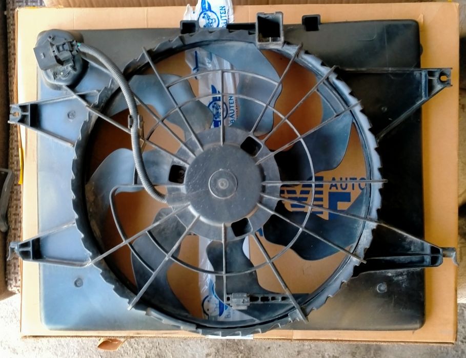 Продам диффузор радиатора Kia K 5 2013 год