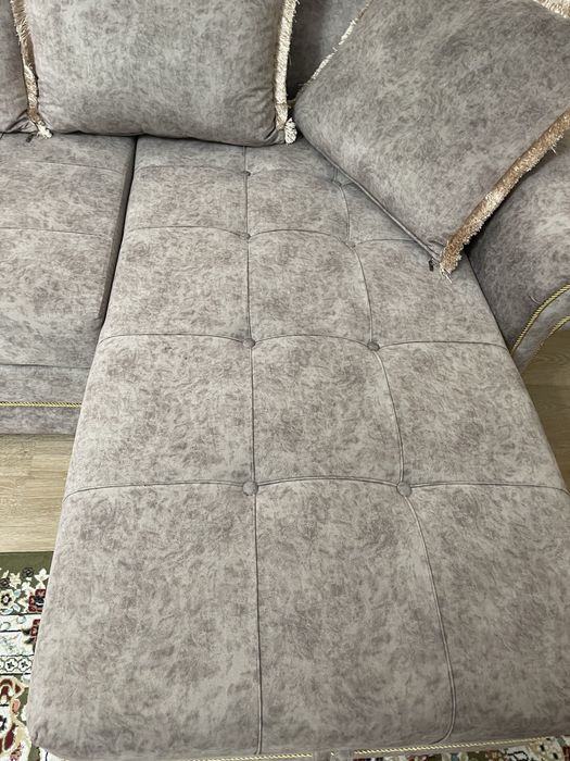 Продам угловой диван в отличном сост