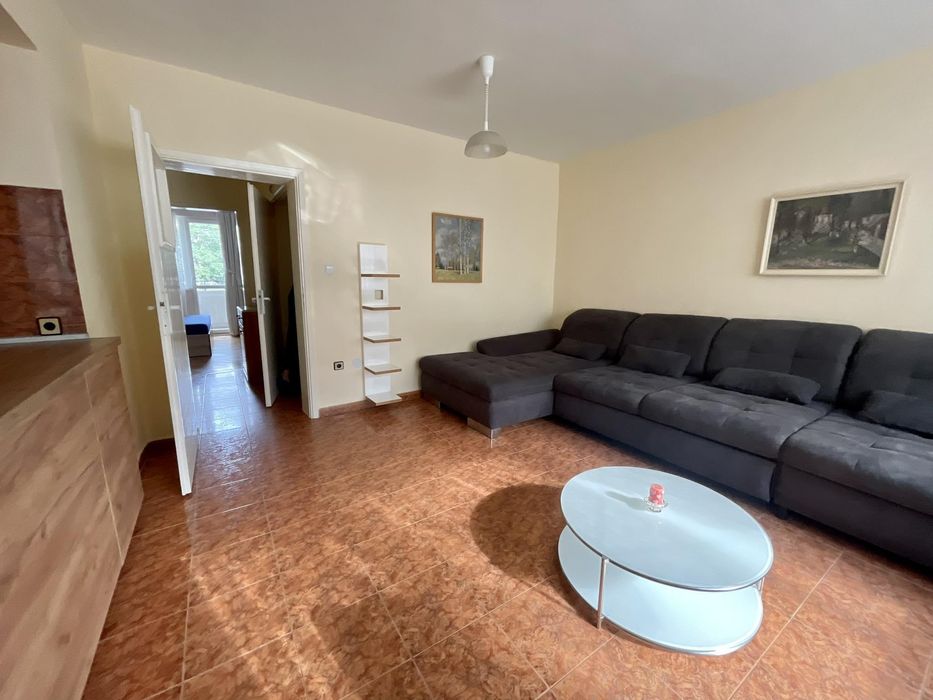 Дава се под наем Двустаен апартамент в Варна, Чаталджа - 82 кв.м за 428.91 € - Снимка #1