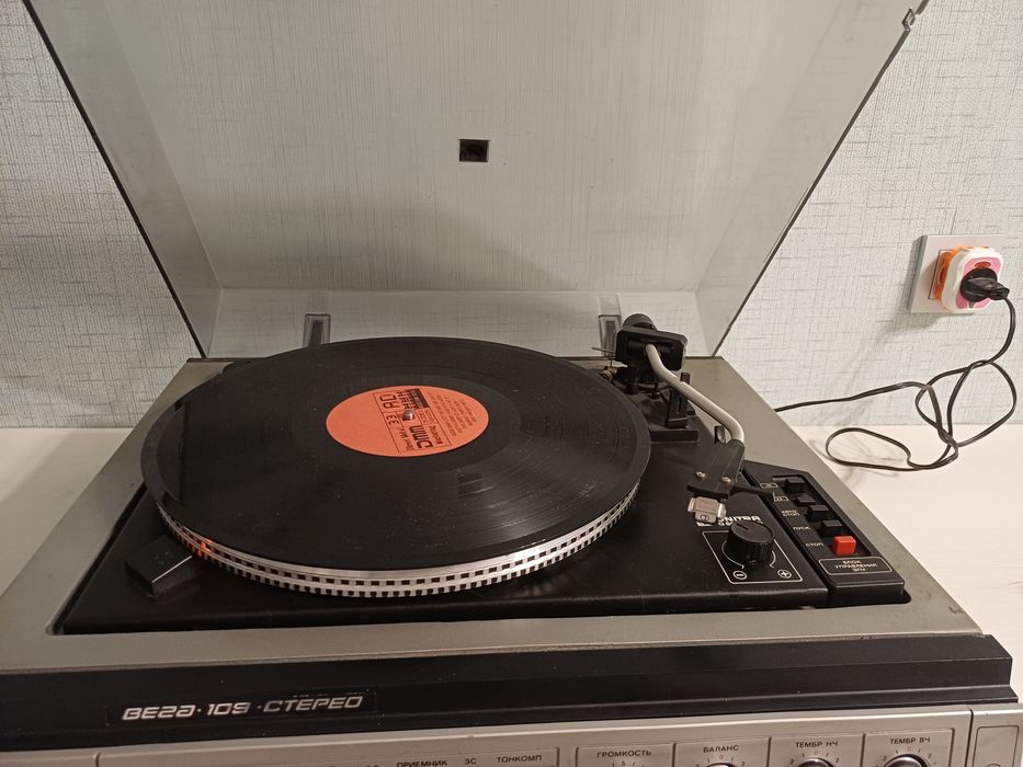 Вега 109 стерео продам