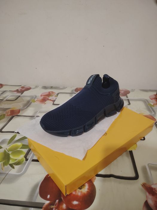 Yangi Skechers yangi