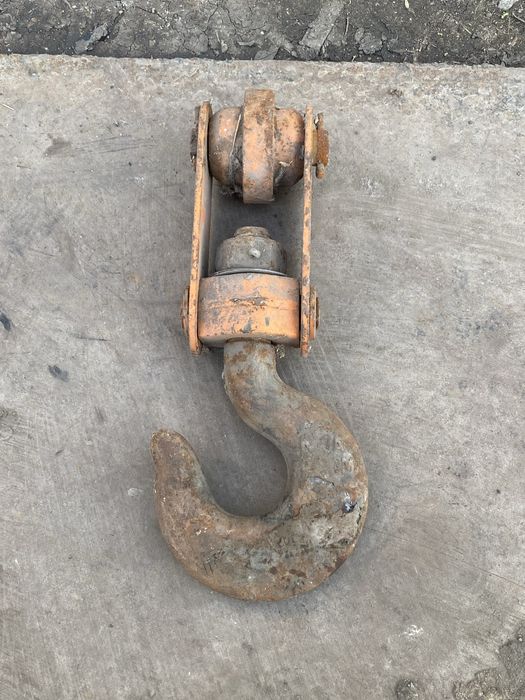 Тали , крюки . Продам