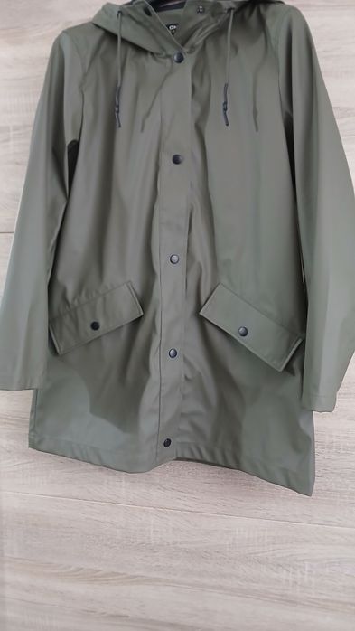 Pelerina ploaie noua