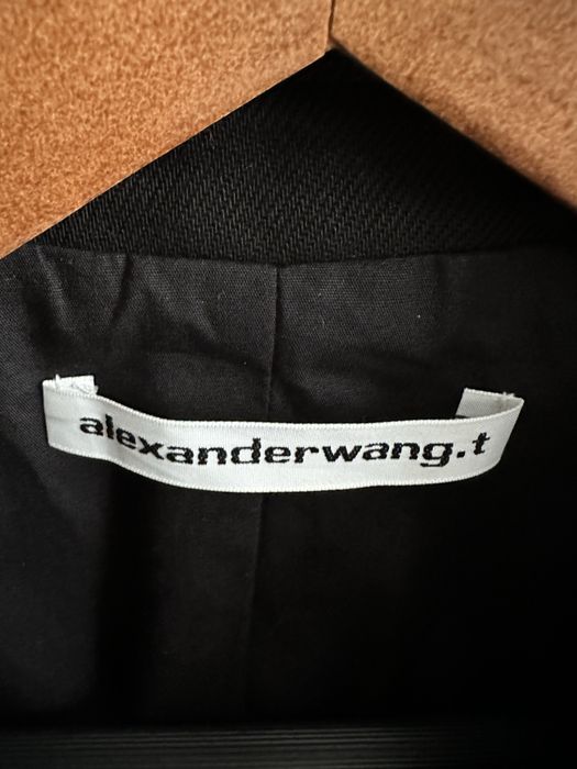 T by Alexander Wang кропнат деним блейзър