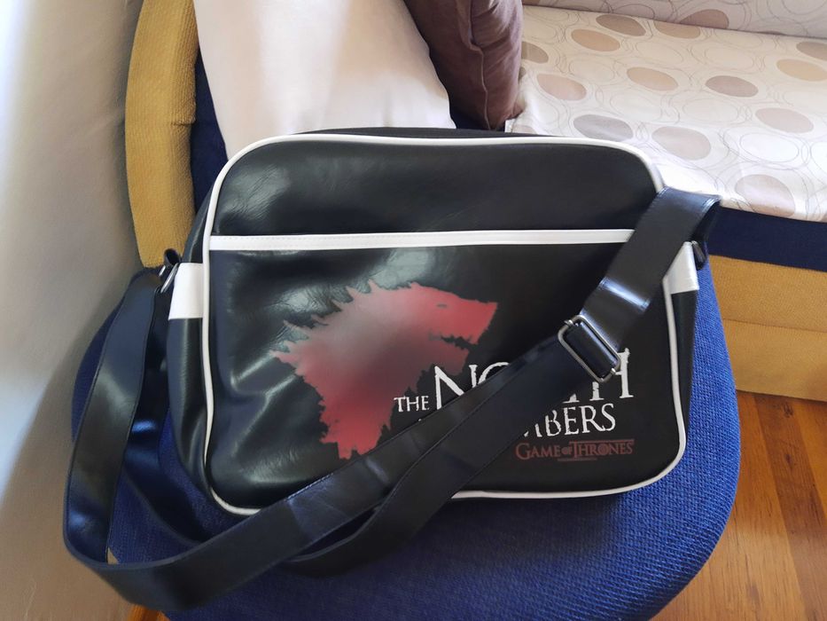 Черна чанта по Игра на Тронове