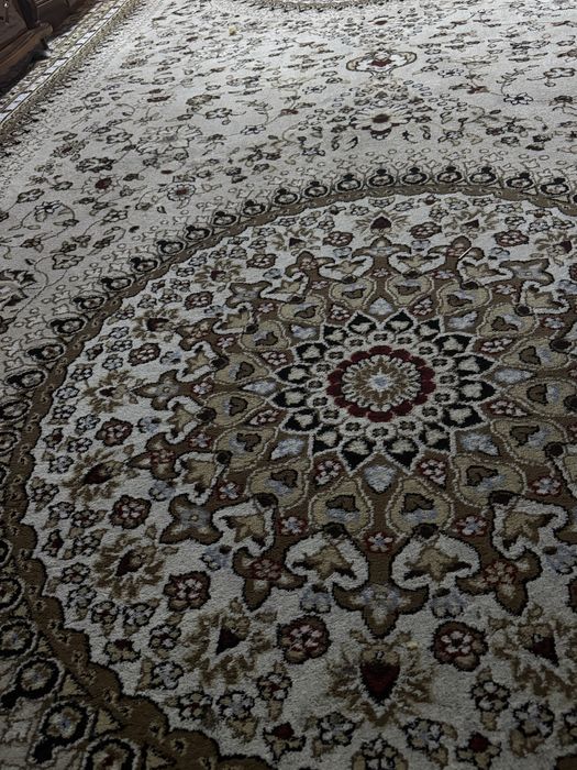 Ковер 3,5 на 7 срочно продам