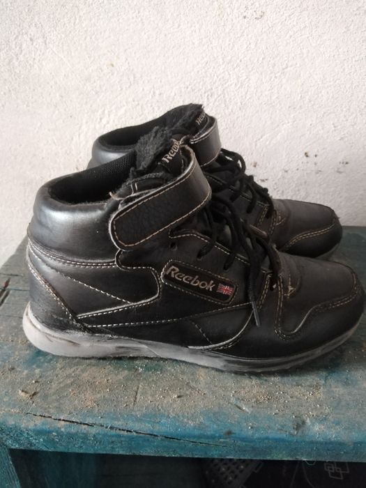 Продам обувь для мальчика на весну-осень