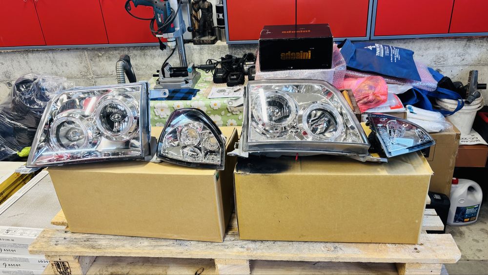 Фарове за Тойота Ландкрузер 90