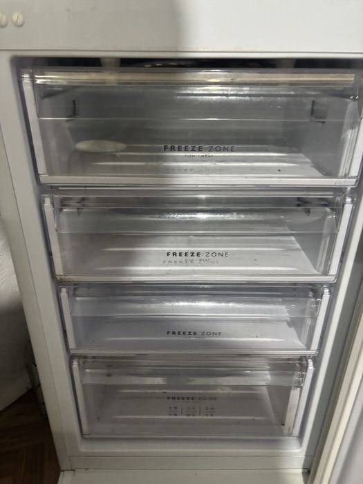Холодильник бирюса почти новый