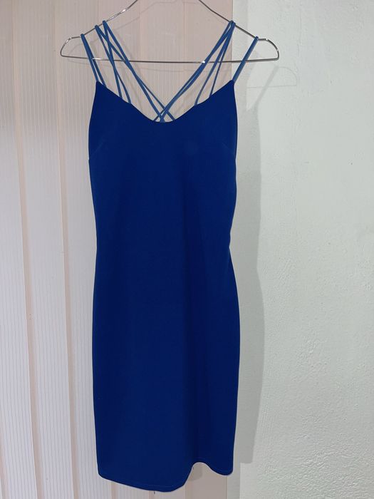 Официална рокля.