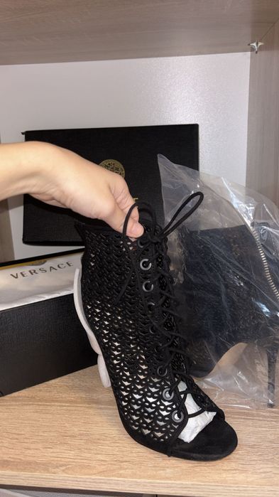 Sandale cu toc cu șiret negre noi