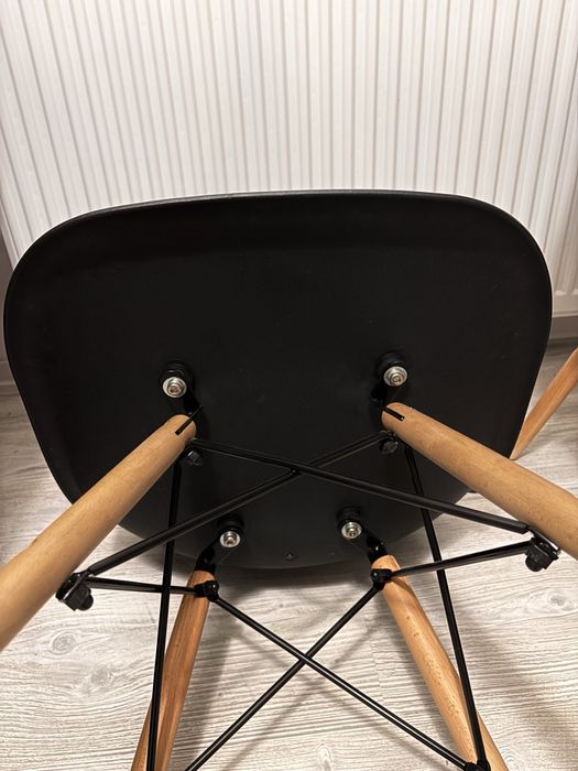 Set 4 scaune bucatarie / dining cu picioare de lemn