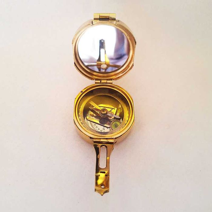 Компас от масивен бронз