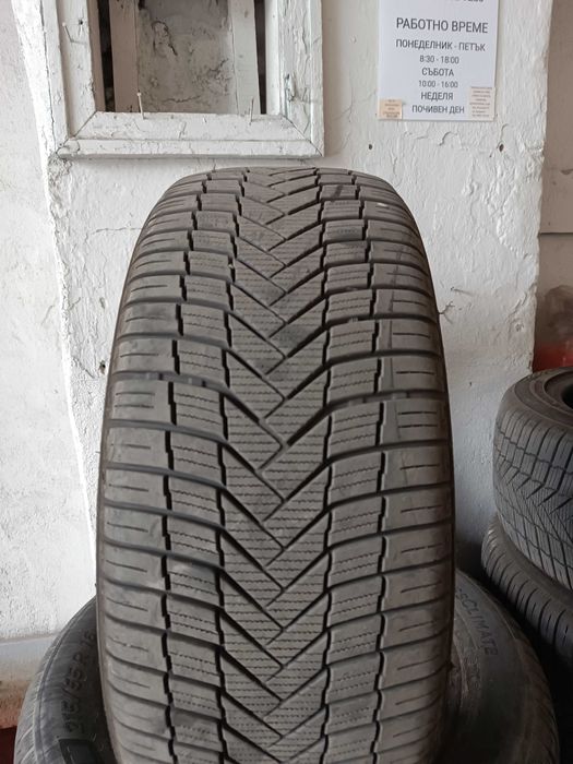 Продавам 2бр гуми225/45/ 18цл зимни и4бр летни 225/50/17цл